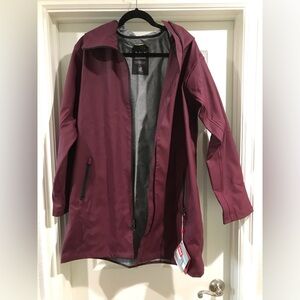 Helly HansenÂ® Long Aden Raincoat in Wild Rose. nWT. Size L